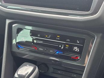 VOLKSWAGEN TIGUAN 2.0 Tdi R-Line 5Dr Dsg