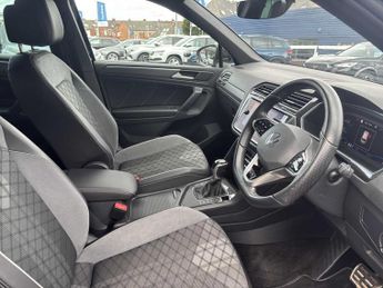 VOLKSWAGEN TIGUAN 2.0 Tdi R-Line 5Dr Dsg