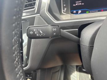 VOLKSWAGEN TIGUAN 2.0 Tdi R-Line 5Dr Dsg