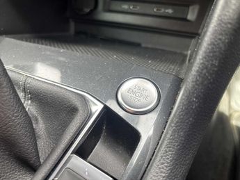VOLKSWAGEN TIGUAN 2.0 Tdi R-Line 5Dr Dsg