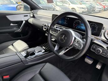 MERCEDES-BENZ CLA Cla 220D Amg Line Premium 4Dr Tip Auto