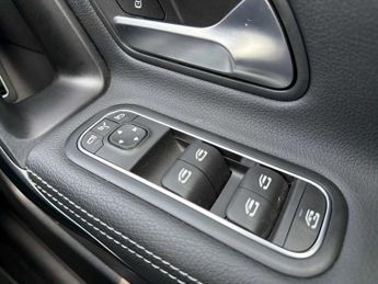 MERCEDES-BENZ CLA Cla 220D Amg Line Premium 4Dr Tip Auto