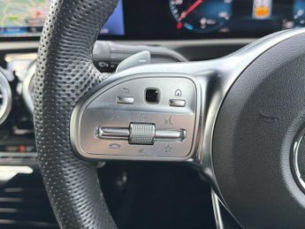 MERCEDES-BENZ CLA Cla 220D Amg Line Premium 4Dr Tip Auto
