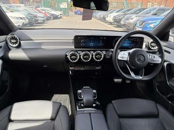 MERCEDES-BENZ CLA Cla 220D Amg Line Premium 4Dr Tip Auto