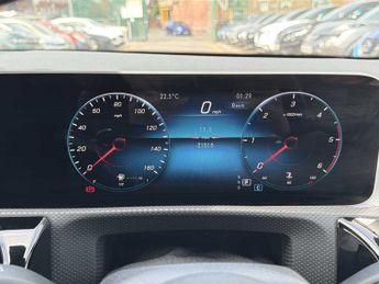 MERCEDES-BENZ CLA Cla 220D Amg Line Premium 4Dr Tip Auto