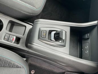 RENAULT CAPTUR 1.8 E-Tech Full Hybrid 160 Evolution 5Dr Auto