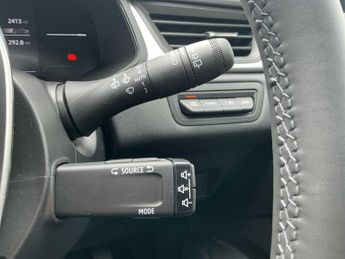 RENAULT CAPTUR 1.8 E-Tech Full Hybrid 160 Evolution 5Dr Auto