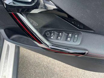 PEUGEOT 2008 1.2 Puretech 110 Gt Line 5Dr Eat6
