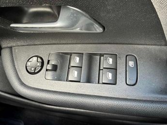 VAUXHALL MOKKA 100Kw Se Premium 50Kwh 5Dr Auto