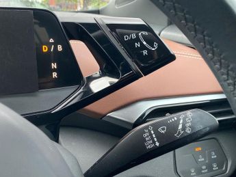 VOLKSWAGEN ID.4 Pure 52Kwh Life Suv 5Dr Electric Auto (148 Ps)