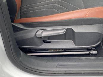 VOLKSWAGEN ID.4 Pure 52Kwh Life Suv 5Dr Electric Auto (148 Ps)
