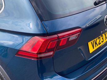 VOLKSWAGEN TIGUAN 1.5 Tsi R-Line Suv 5Dr Petrol Dsg Euro 6 (S/S) (150 Ps)