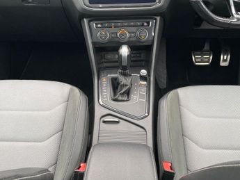 VOLKSWAGEN TIGUAN 1.5 Tsi Evo R-Line Tech Suv 5Dr Petrol Dsg Euro 6 (S/S) (150 Ps)