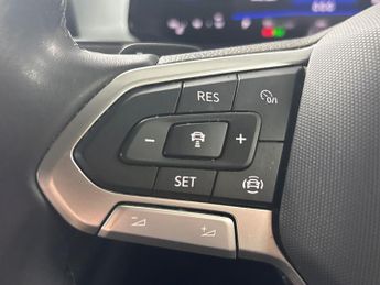 VOLKSWAGEN T-ROC 1.5 Tsi Life Suv 5Dr Petrol Dsg Euro 6 (S/S) (150 Ps)