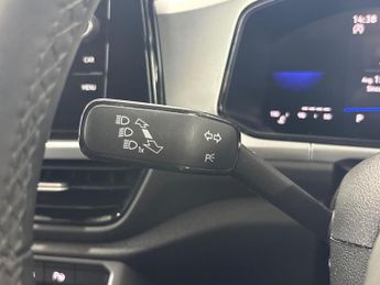 VOLKSWAGEN T-ROC 1.5 Tsi Life Suv 5Dr Petrol Dsg Euro 6 (S/S) (150 Ps)