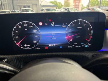 MERCEDES-BENZ CLA Cla 180 Amg Line Executive 4Dr Tip Auto