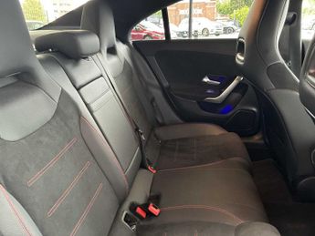 MERCEDES-BENZ CLA Cla 180 Amg Line Executive 4Dr Tip Auto