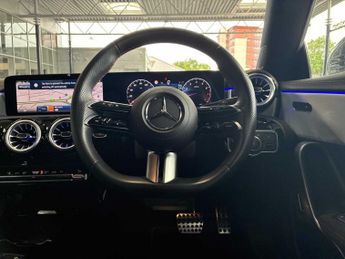 MERCEDES-BENZ CLA Cla 180 Amg Line Executive 4Dr Tip Auto