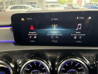 MERCEDES-BENZ CLA Cla 180 Amg Line Premium 4Dr Tip Auto