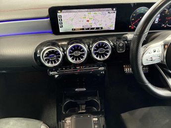 MERCEDES-BENZ CLA Cla 180 Amg Line Premium 4Dr Tip Auto