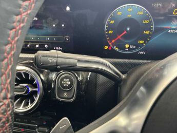 MERCEDES-BENZ CLA Cla 180 Amg Line Premium 4Dr Tip Auto