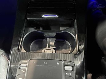 MERCEDES-BENZ CLA Cla 180 Amg Line Premium 4Dr Tip Auto