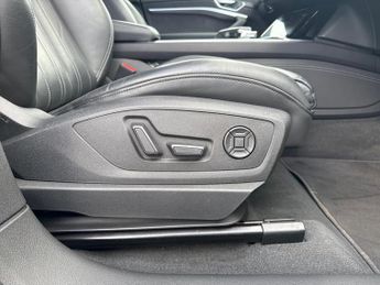 AUDI E-TRON 300Kw 55 Quattro 95Kwh Black Ed 5Dr Auto [C+S]