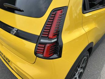 RENAULT 5 110Kw Techno + Comfort Range 52Kwh 5Dr Auto