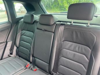 VOLKSWAGEN TIGUAN 2.0 Tdi R-Line Suv 5Dr Diesel Dsg Euro 6 (S/S) (150 Ps)