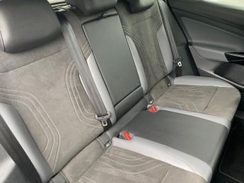 VOLKSWAGEN ID.4 Pure Performance 52Kwh Style Suv 5Dr Electric Auto (170 Ps)