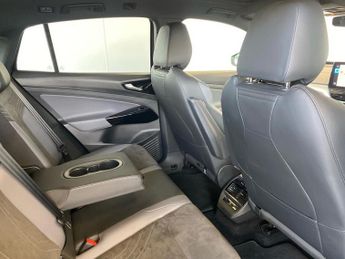 VOLKSWAGEN ID.5 Pro 77Kwh Style Suv 5Dr Electric Auto (174 Ps)