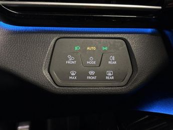VOLKSWAGEN ID.5 Pro 77Kwh Style Suv 5Dr Electric Auto (174 Ps)