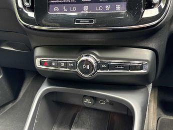 VOLVO XC40 2.0 B3P Plus Dark 5Dr Auto