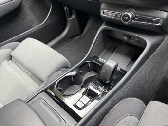 VOLVO XC40 2.0 B3P Plus Dark 5Dr Auto