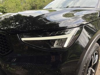 VOLVO XC40 2.0 B3P Plus Dark 5Dr Auto