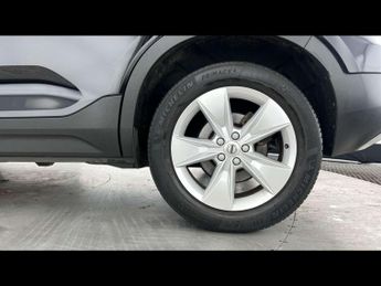 VOLVO XC40 2.0 B3P Core 5Dr Auto