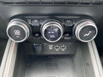 RENAULT CLIO 1.6 E-Tech E-Tech Engineered Hatchback 5Dr Petrol Hybrid Auto Eu