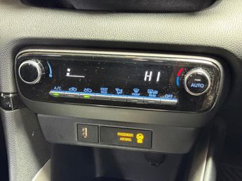 TOYOTA YARIS 1.5 Vvt-H Icon Hatchback 5Dr Petrol Hybrid E-Cvt Euro 6 (S/S) (1