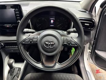 TOYOTA YARIS 1.5 Vvt-H Icon Hatchback 5Dr Petrol Hybrid E-Cvt Euro 6 (S/S) (1