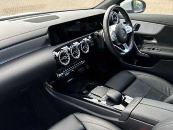 MERCEDES-BENZ CLA Cla 180 Amg Line Premium Plus 4Dr Tip Auto