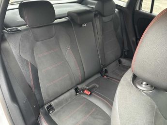 MERCEDES-BENZ GLA Gla 200 Amg Line Executive 5Dr Auto