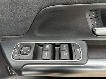 MERCEDES-BENZ GLA Gla 200 Amg Line Executive 5Dr Auto