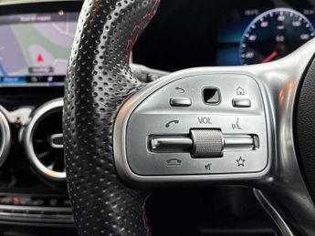 MERCEDES-BENZ GLA Gla 200 Amg Line Executive 5Dr Auto