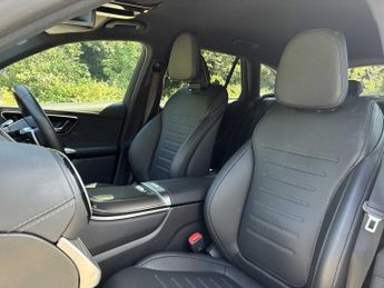 MERCEDES-BENZ GLC Glc 220D 4Matic Amg Line Premium 5Dr 9G-Tronic