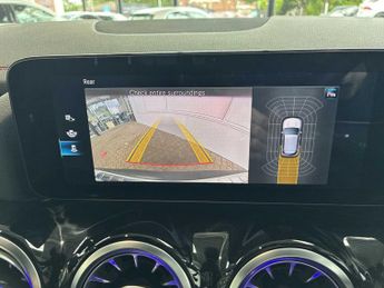 MERCEDES-BENZ EQA Eqa 350 4Matic 215Kw Amg Line 66.5Kwh 5Dr Auto