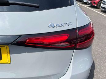 MERCEDES-BENZ GLC Glc 300E 4Matic Amg Line Prem [Pan] 5Dr 9G-Tronic