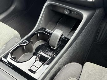 VOLVO XC40 2.0 B3P Plus Dark 5Dr Auto