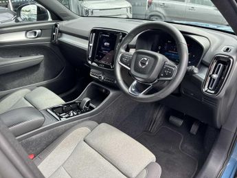 VOLVO XC40 2.0 B3P Plus Dark 5Dr Auto