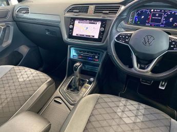 VOLKSWAGEN TIGUAN 2.0 Tdi R-Line Suv 5Dr Diesel Dsg Euro 6 (S/S) (150 Ps)