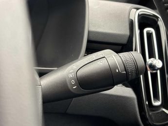VOLVO XC40 1.5 T3 [163] R Design 5Dr Geartronic